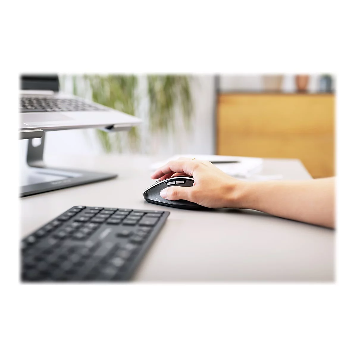 CHERRY DW 9500 SLIM - Tastatur-und-Maus-Set - kabellos - 2.4 GHz, Bluetooth 4.0 - Pan-Nordic - Tastenschalter: CHERRY SX