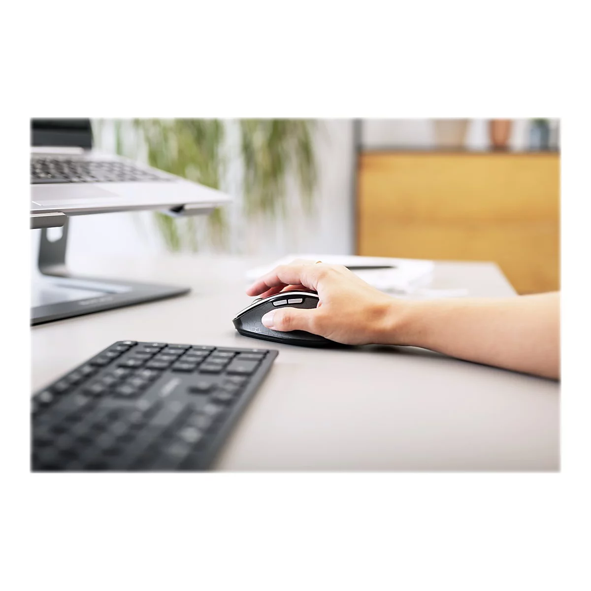 CHERRY DW 9500 SLIM - Tastatur-und-Maus-Set - kabellos - 2.4 GHz, Bluetooth 4.0 - Schweiz - Tastenschalter: CHERRY SX
