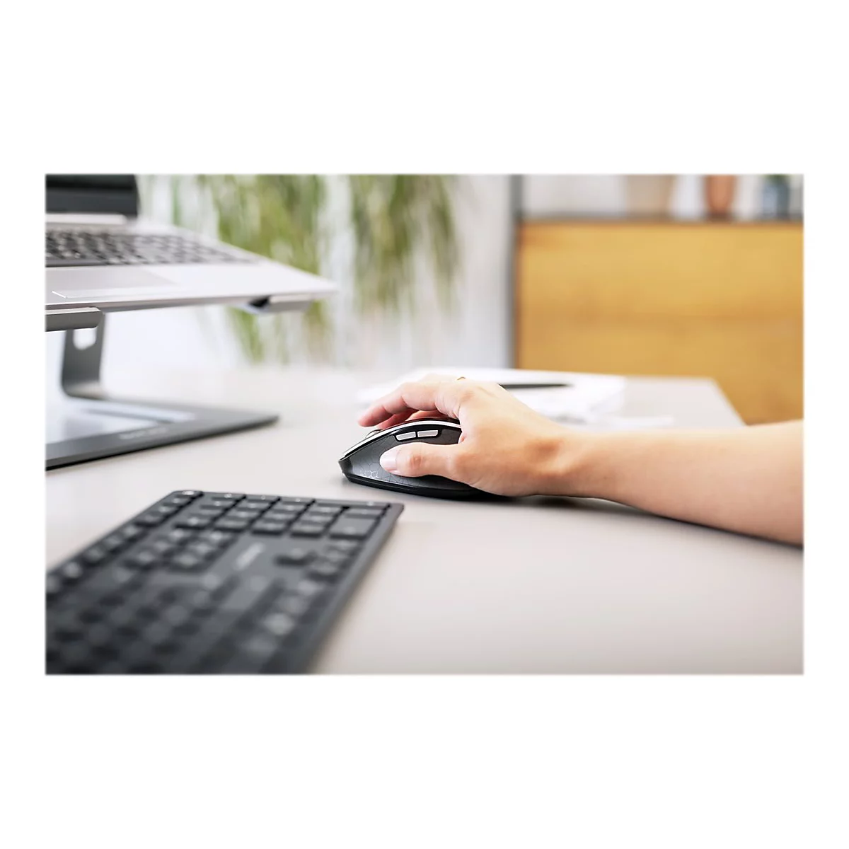 CHERRY DW 9500 SLIM - Tastatur-und-Maus-Set - kabellos - 2.4 GHz, Bluetooth 4.0 - US mit Euro-Symbol - Tastenschalter: CHERRY SX