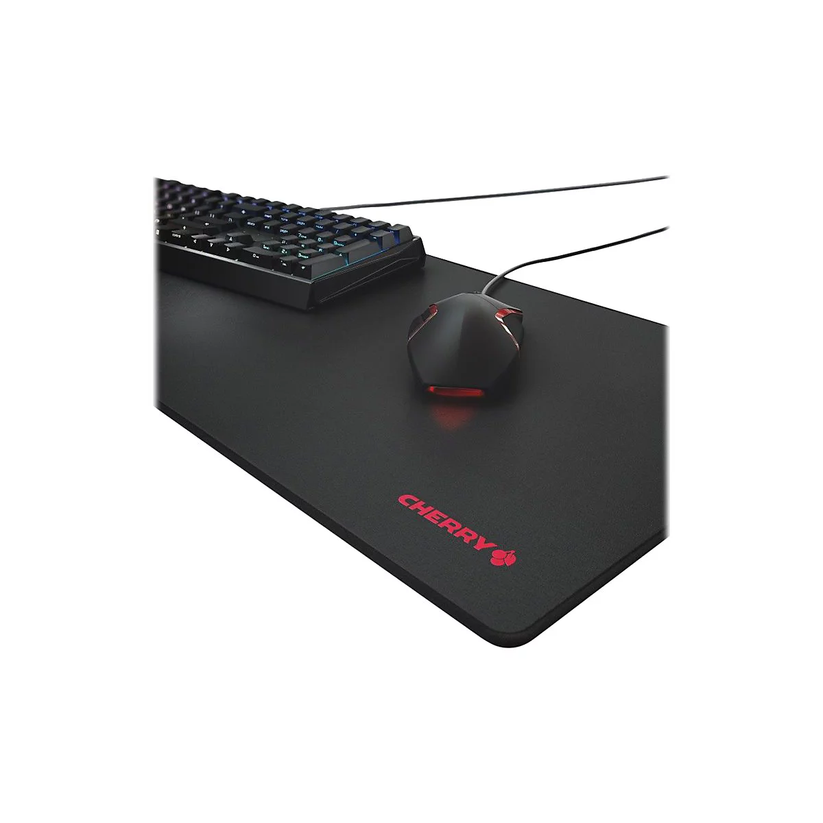 Schwarzes Mauspad mit Cherry-Logo und Maus. Teil einer Tastatur im Hintergrund.