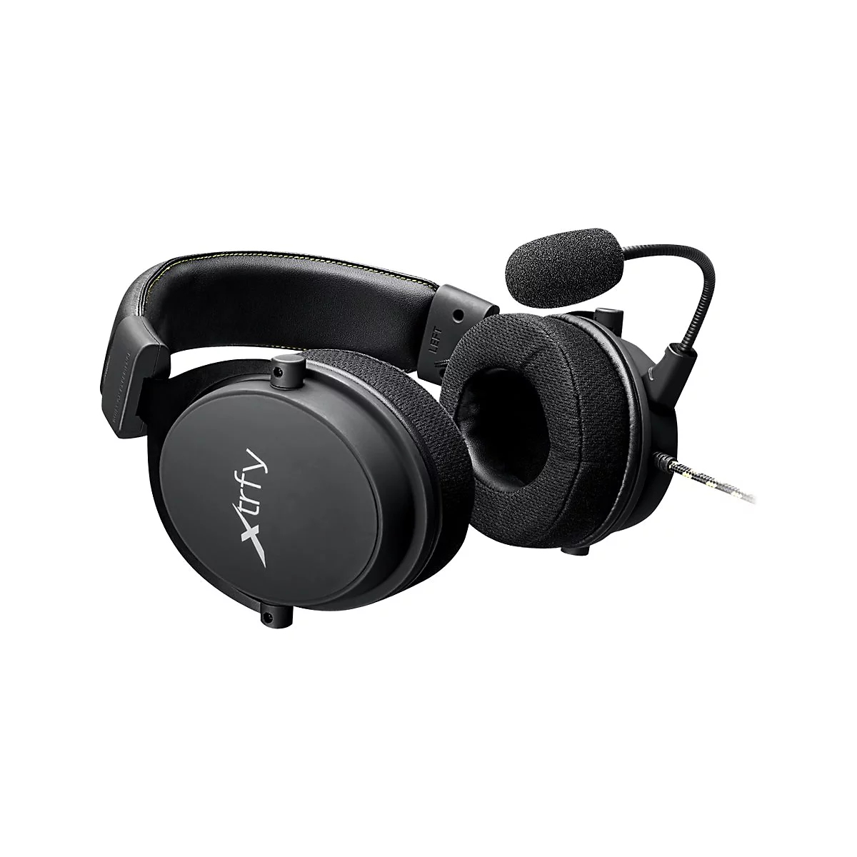 Schwarzes Gaming-Headset mit Mikrofon auf weißem Hintergrund.