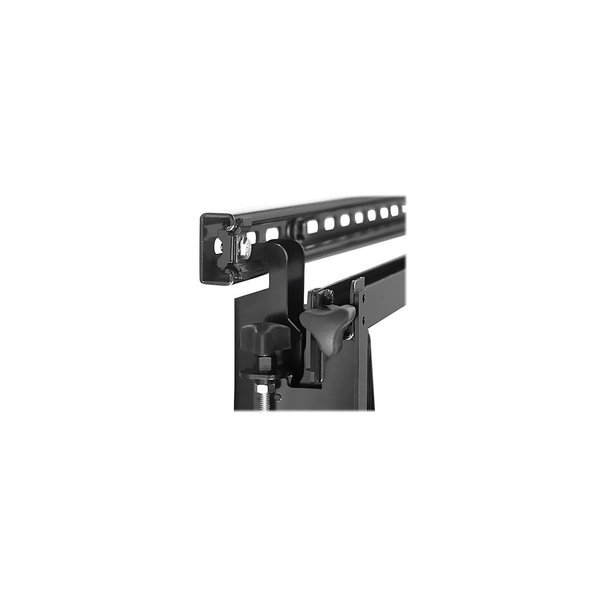 Detailaufnahme einer schwarzen Halterung mit Schrauben und Einstellrädern, vor weißem Hintergrund.