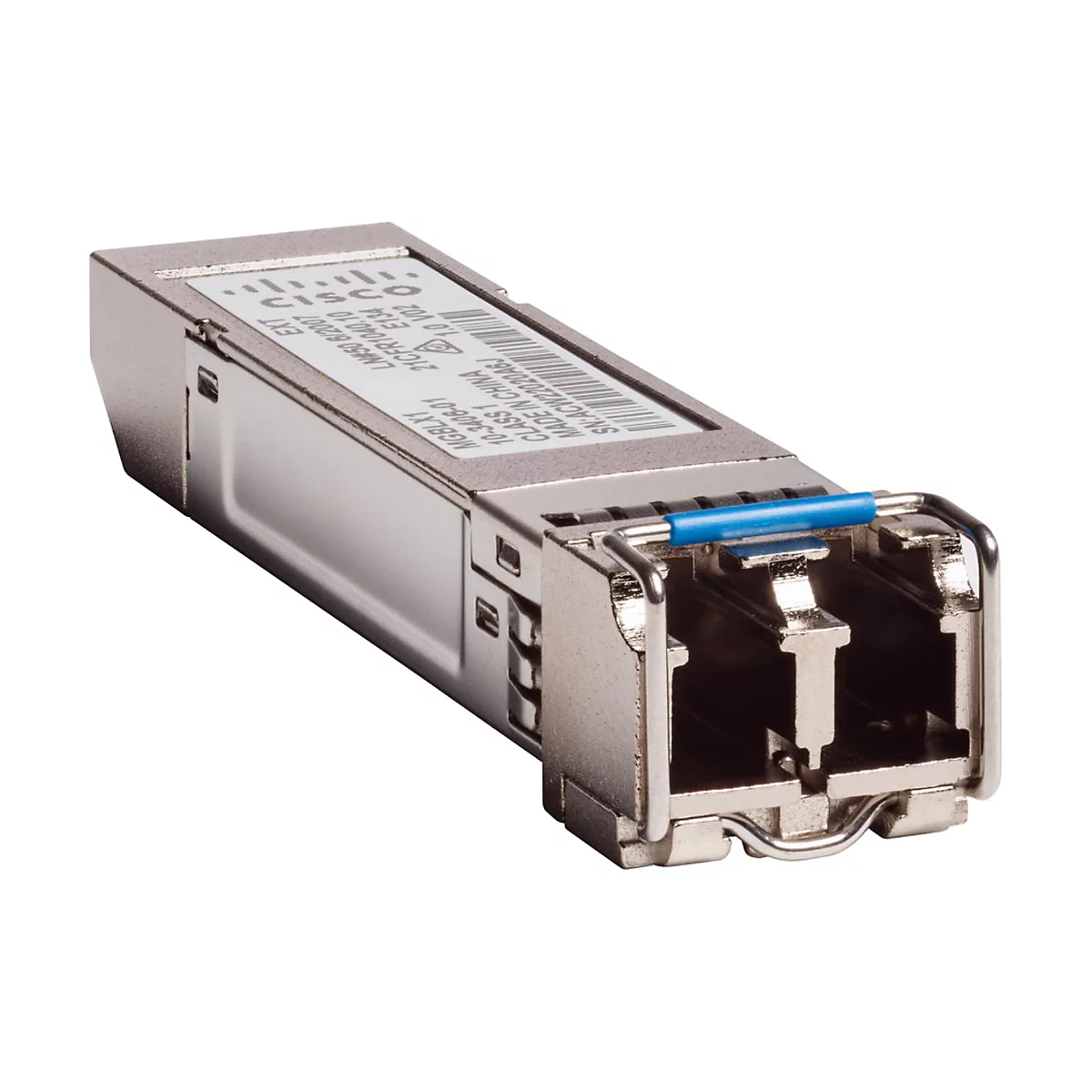 Metallfarbener SFP-Transceiver mit blauer Klammer. Aufdruck mit Hersteller- und Produktinformationen. Nahaufnahme, weißer Hintergrund.