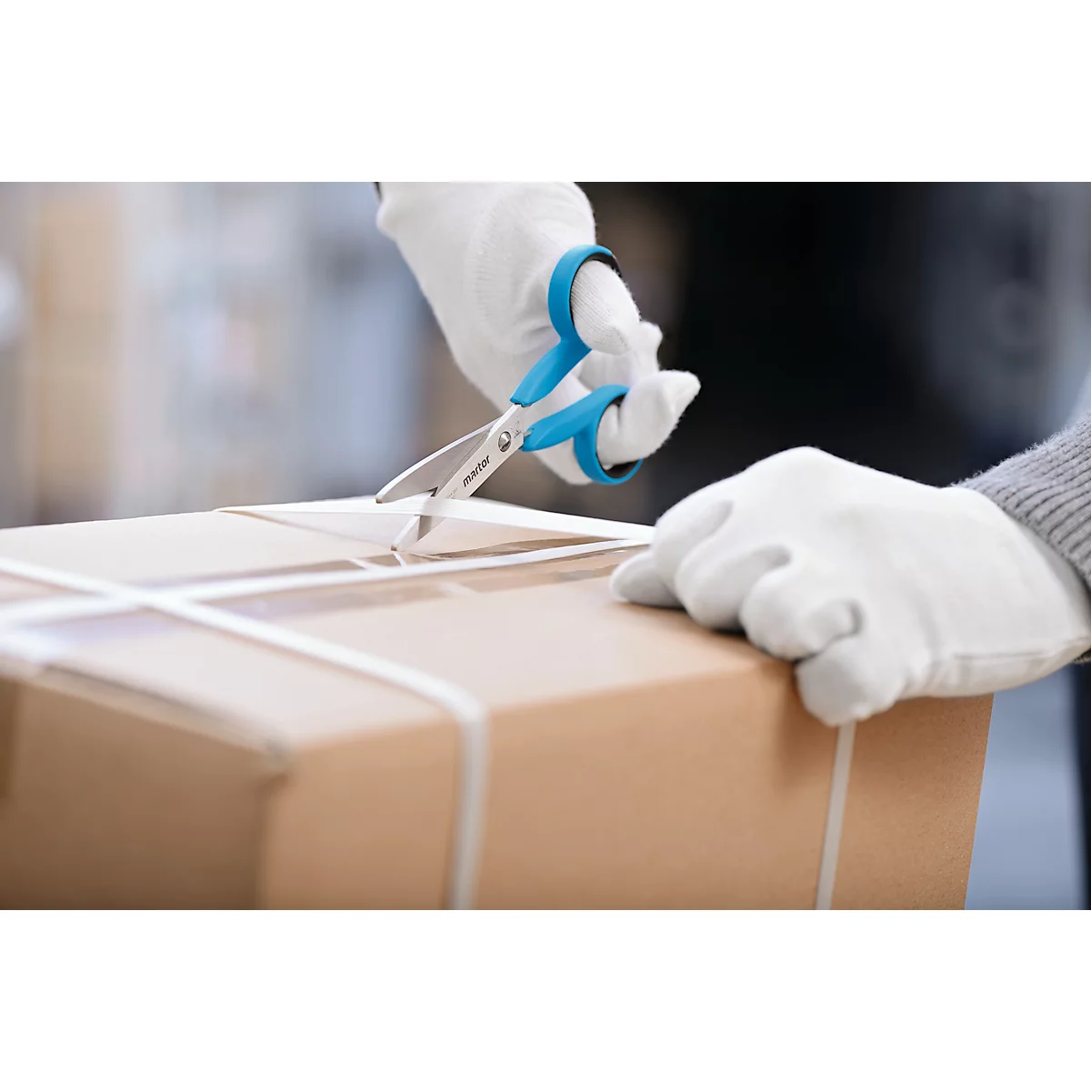 Ciseaux de sécurité Martor Secumax 363, ergonomiques, Soft-Grip, affûtage spécial, L 140 x H 63 mm, acier inoxydable/GFK, bleu-noir