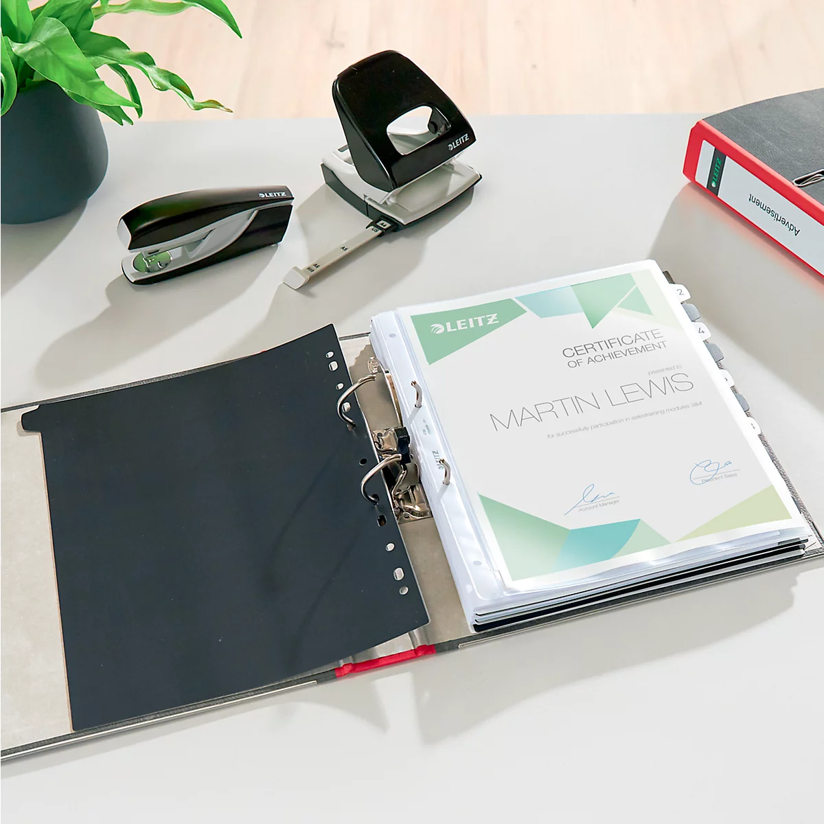Classeur à levier 1050 LEITZ®, format A4, largeur du dos 52 mm, 20 pièces, rouge