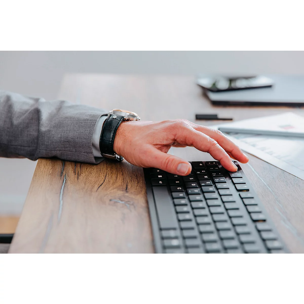 Clavier Cherry KW X ULP, QWERTZ, rétro-éclairé, mécanique, Slim Design, noir