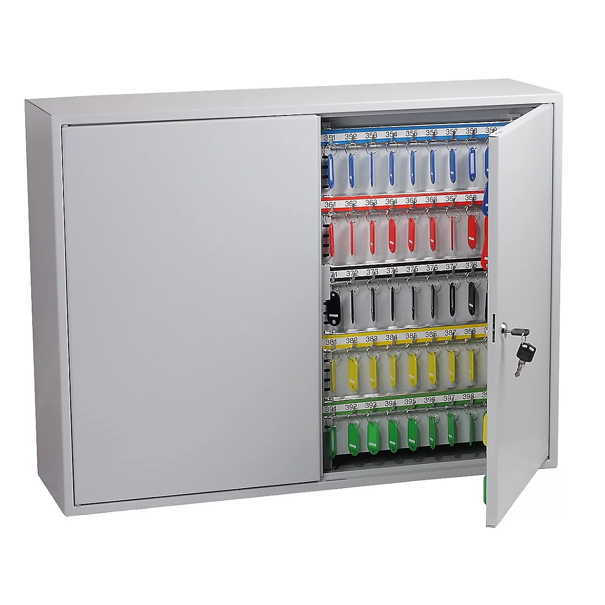 Armoire à clés en métal gris avec porte ouverte, remplie d'étiquettes de clés codées par couleur.