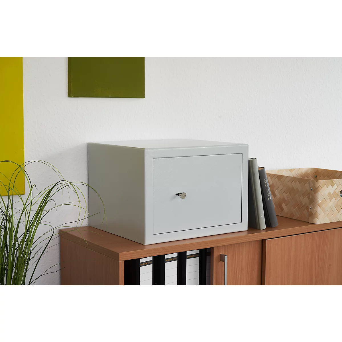 Coffre-fort de meubles Format Atlanta, 23 l, charnières à droite, serrure à double panneton, 2 clés, L 420 x P 380 x H 300 mm, gris clair RAL 7035