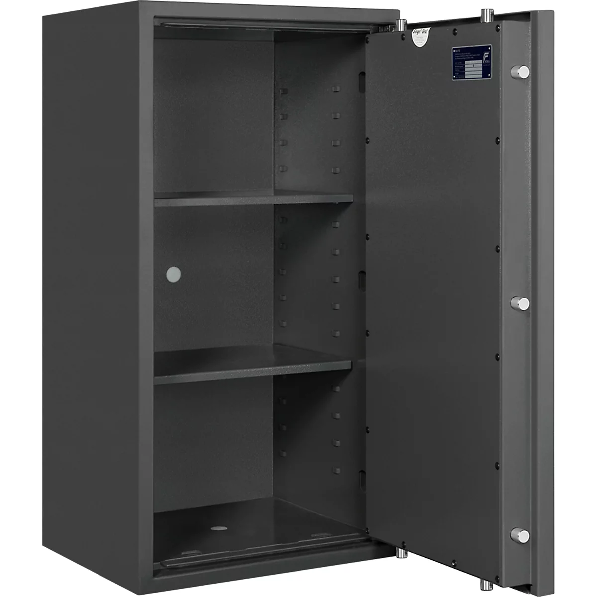 Coffre-fort sombre ouvert avec des étagères. La porte est ouverte, montrant l'intérieur.