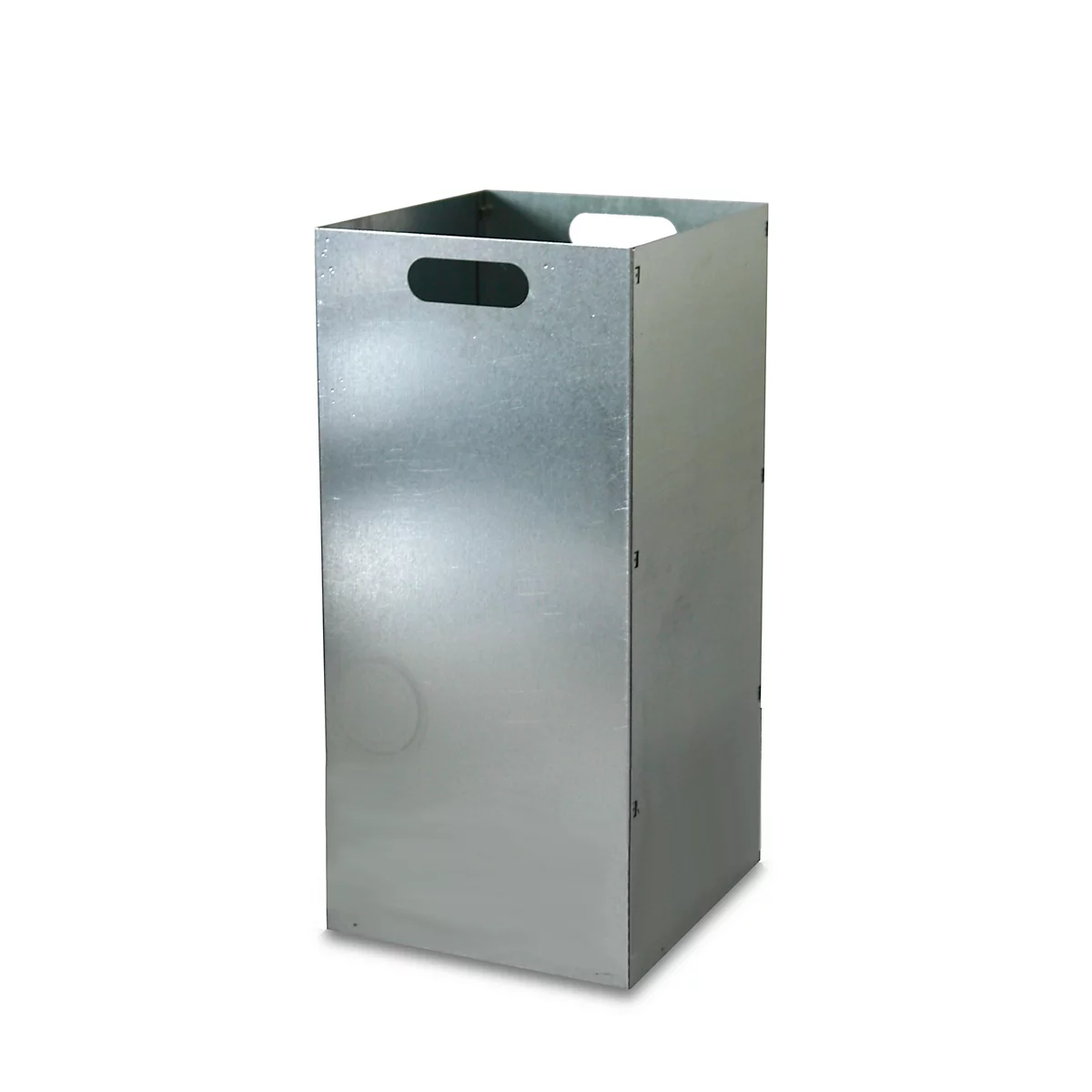 Conteneur en métal gris et rectangulaire avec des ouvertures pour les poignées, isolé sur fond blanc.