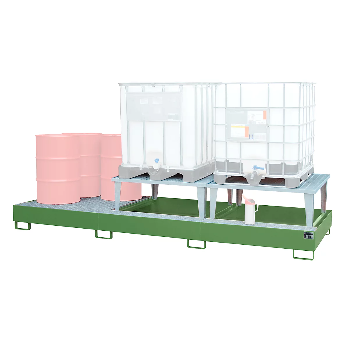 Green spill containment unit with barrels and containers. White containers stand on metal grids. Pink barrels stand next to them.
