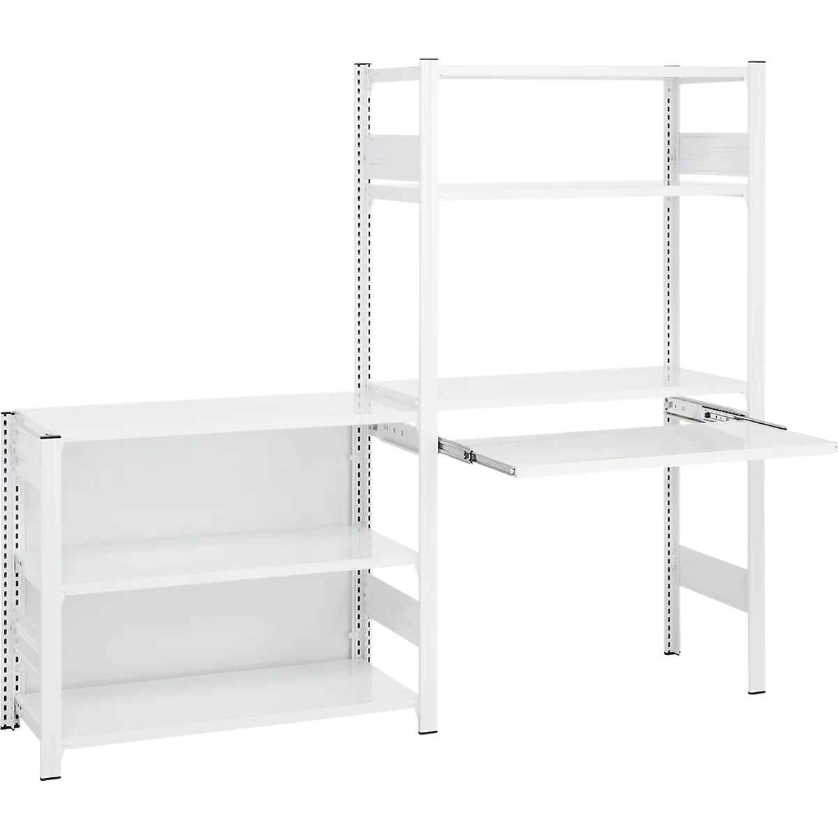 Un système d'étagères de bureau blanc et minimaliste avec un plateau de table coulissant et plusieurs étagères.