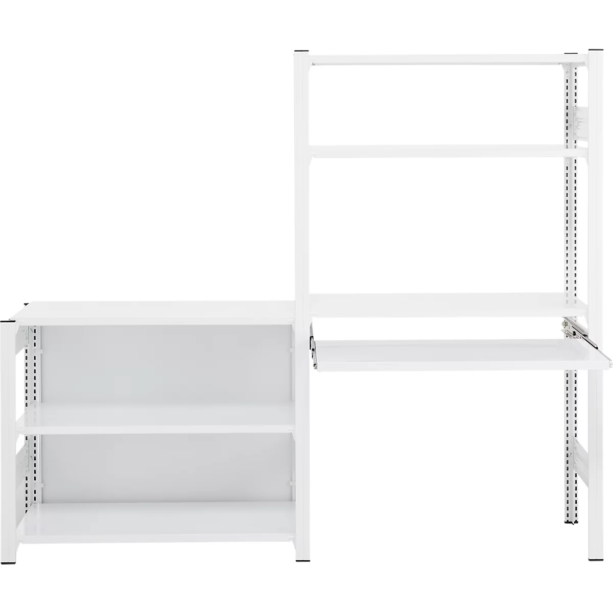 Système d'étagères blanc avec bureau. L'étagère comporte plusieurs étagères et une table coulissante. Le fond est blanc.