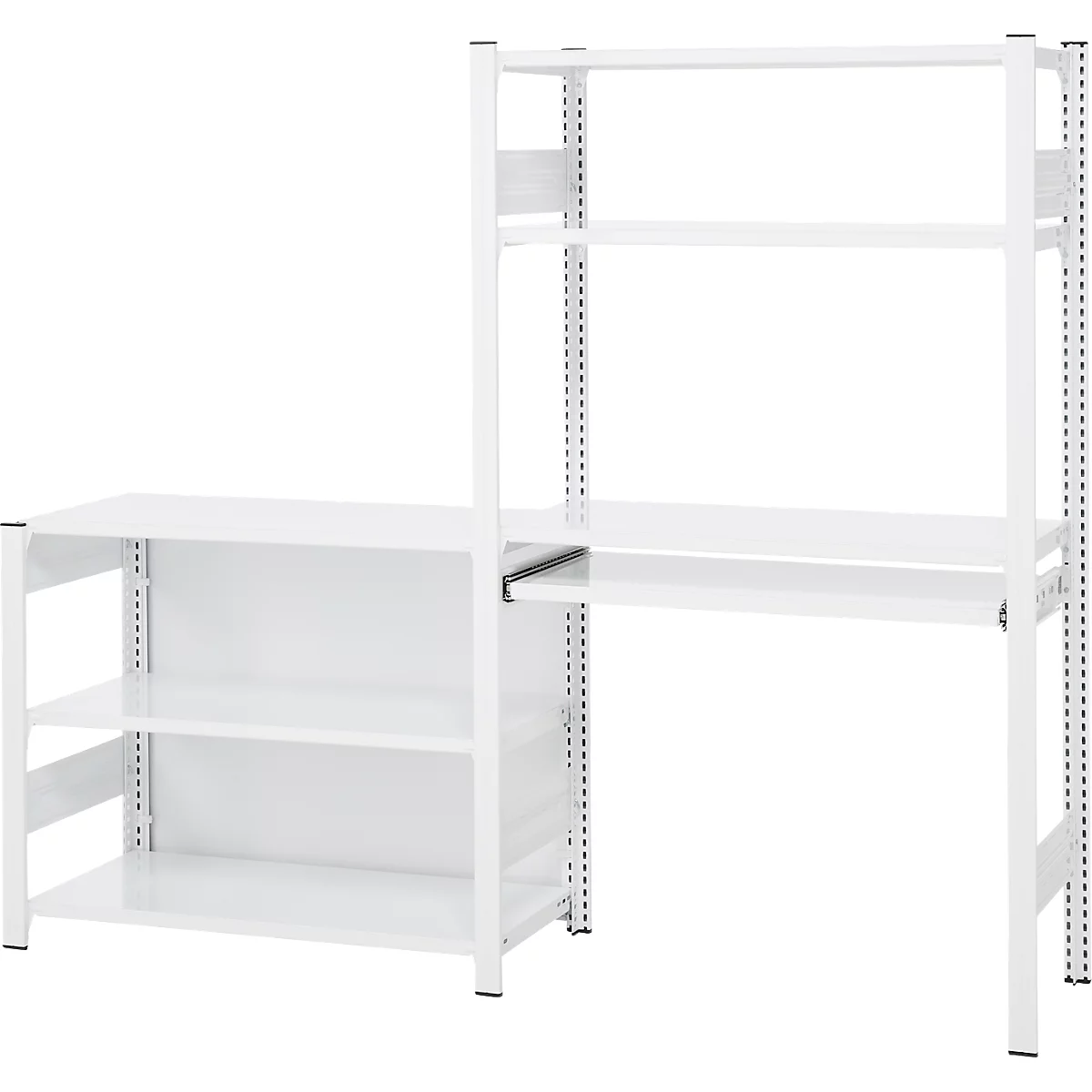 Étagère blanche avec plusieurs étagères, table de travail et étagère supérieure, isolée.