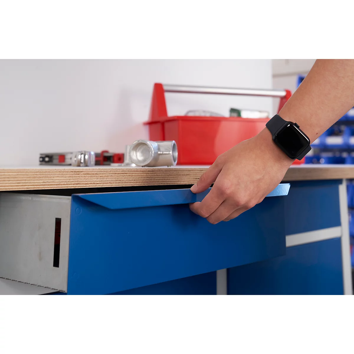 Compacte werkbank Easy met 2 scharniere vleugeldeuren en 2 schuifladen, B 1400 x D 600 x H 840 mm, grijs/gentiaanblauw