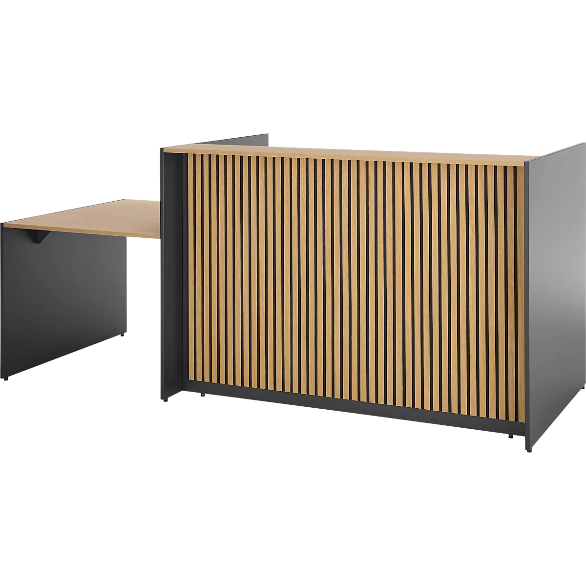 Bureau avec cadre noir et dessus de table brun clair, derrière un mur en bois nervuré verticalement.