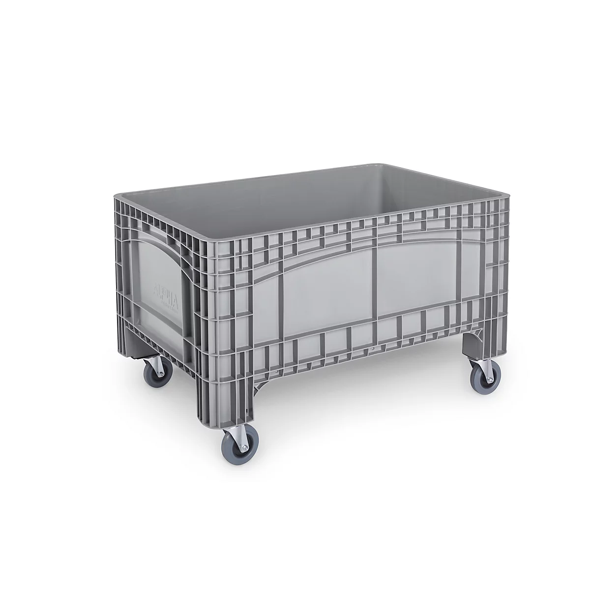 Caja de plástico gris sobre ruedas, para transporte y almacenamiento. Forma rectangular, parte superior abierta.