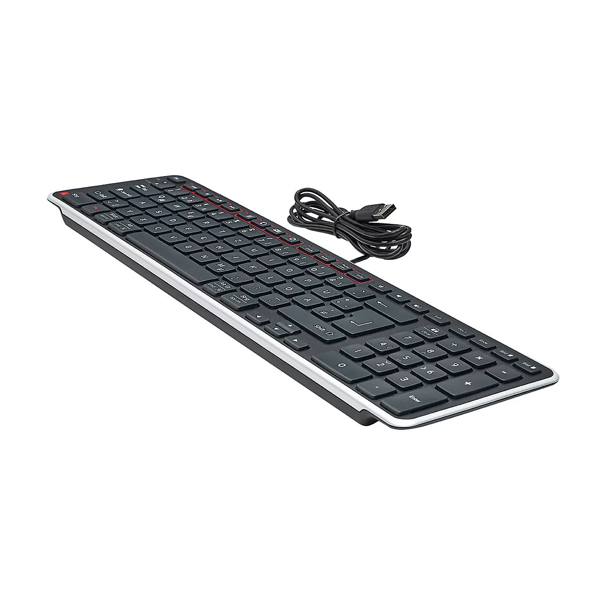 Schwarze flache Computertastatur mit silbernem Rand und USB-Kabel, schräg von oben fotografiert.