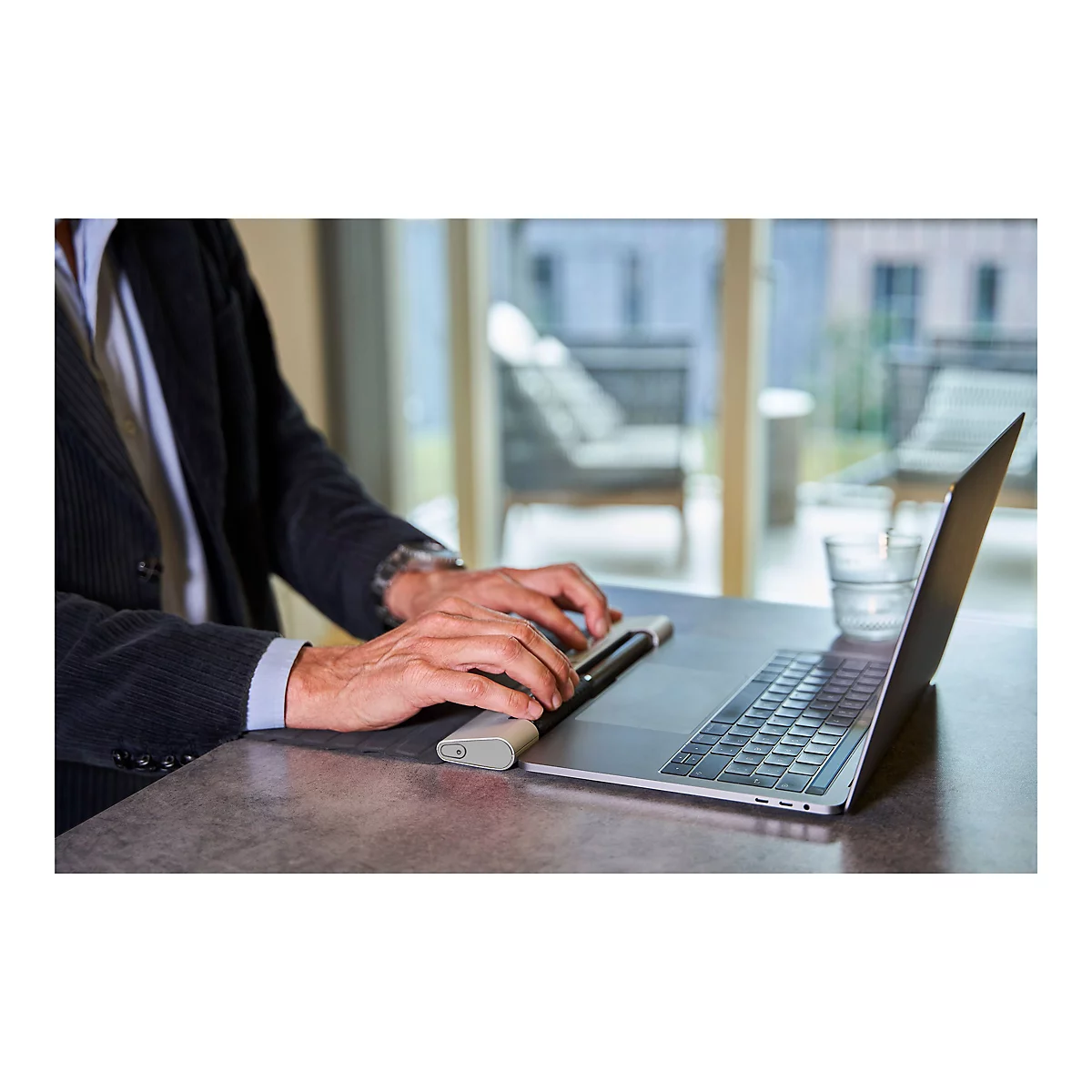 Contour RollerMouse Go - Zentrale Maus - antibakterielle Oberfläche, hohe Beständigkeit gegen Desinfektionsmittel - ergonomisch - mit RollerMouse Go Dock