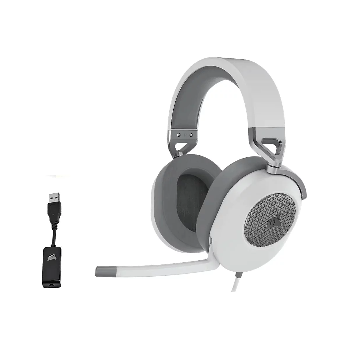 Weißes Gaming-Headset mit grauem Bügel und Ohrmuscheln, Mikrofon und USB-Adapter.