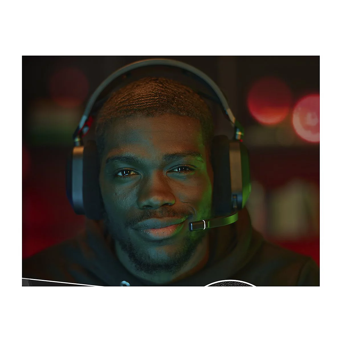 CORSAIR Gaming HS80 RGB - Headset - ohrumschließend - kabelgebunden - USB - Kohle