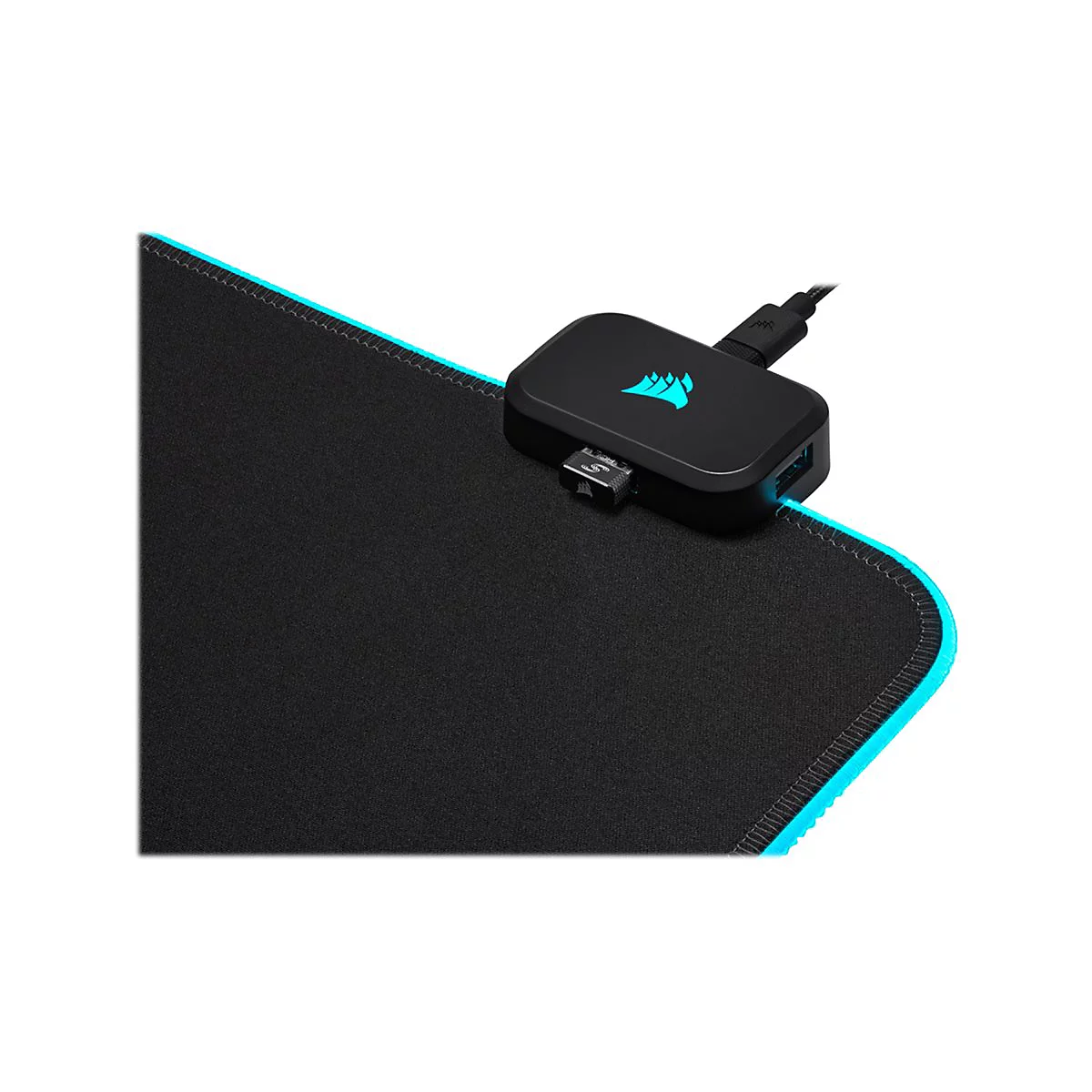 Schwarzes Mauspad mit blauem Rand und schwarzem Hub mit Corsair-Logo und Kabel.