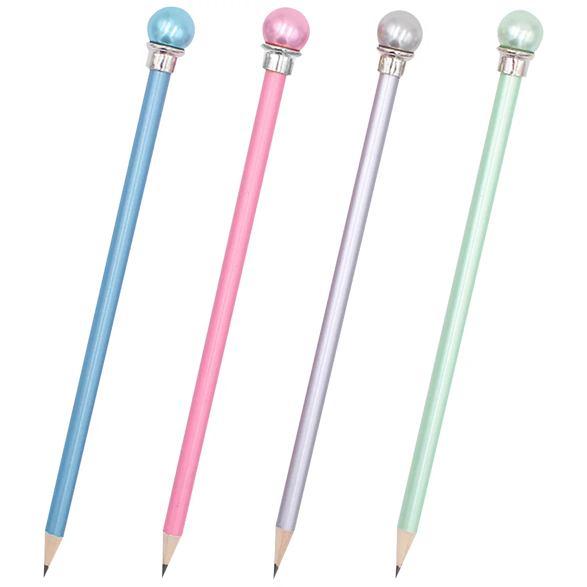 Quatre crayons de couleur différente, bleu clair, rose, argent et vert clair, avec une décoration en forme de boule en haut.