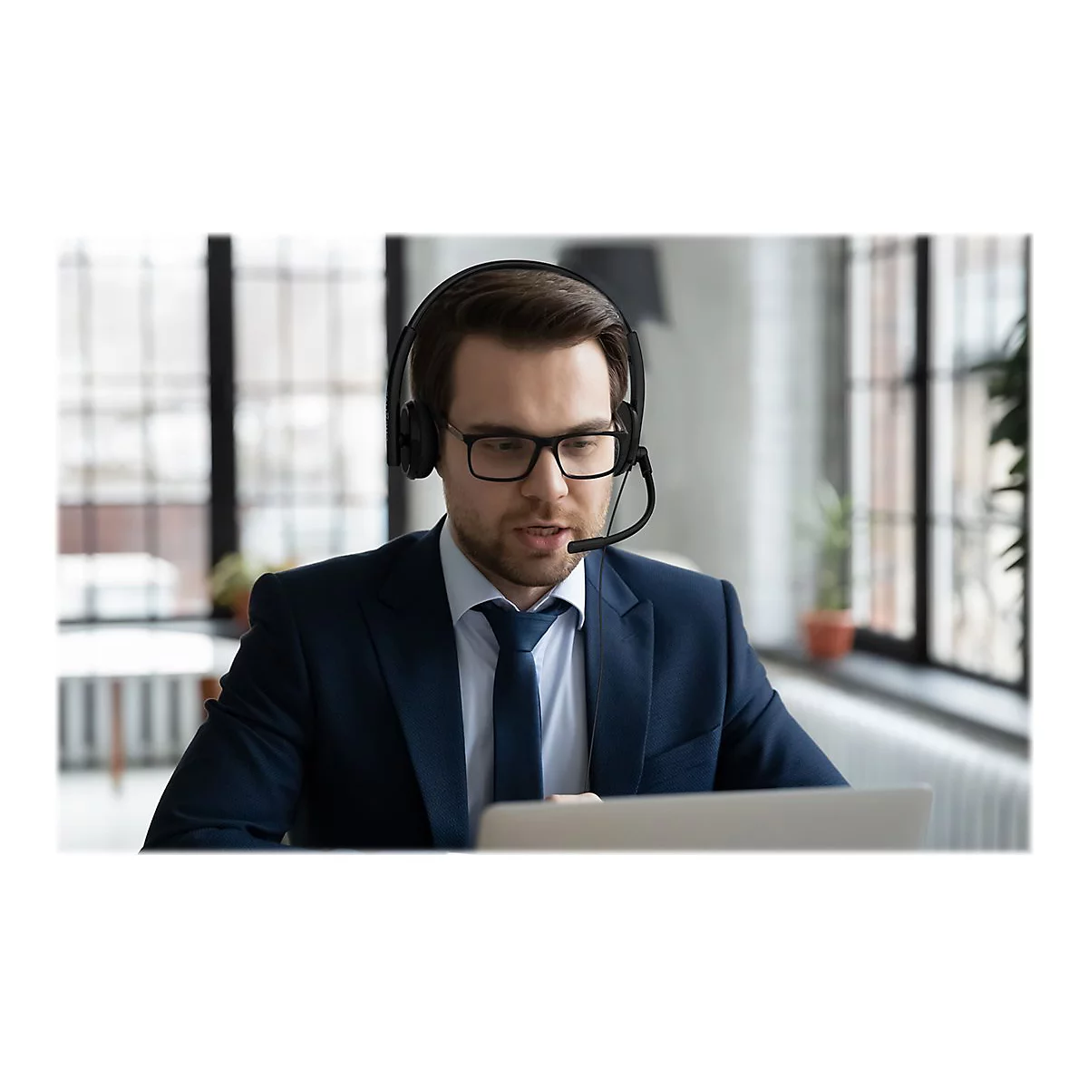 Creative HS-220 - Headset - On-Ear - kabelgebunden - USB-A - Schwarz