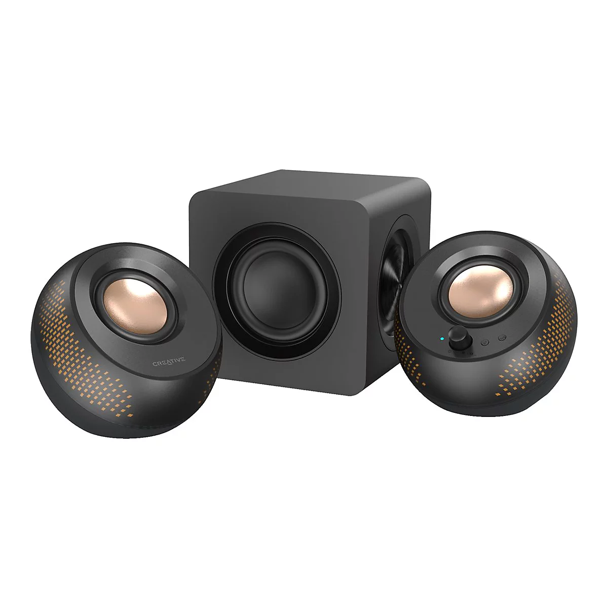 Schwarzes Lautsprechersystem mit Subwoofer und zwei runden Satellitenlautsprechern mit kupferfarbenen Akzenten.