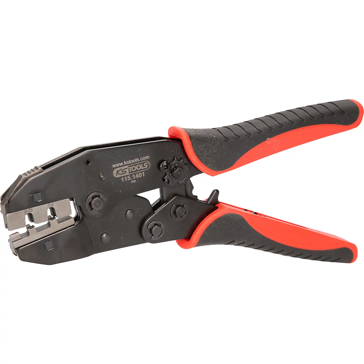Schwarze Crimpzange mit roten Griffen, Marke KS Tools.