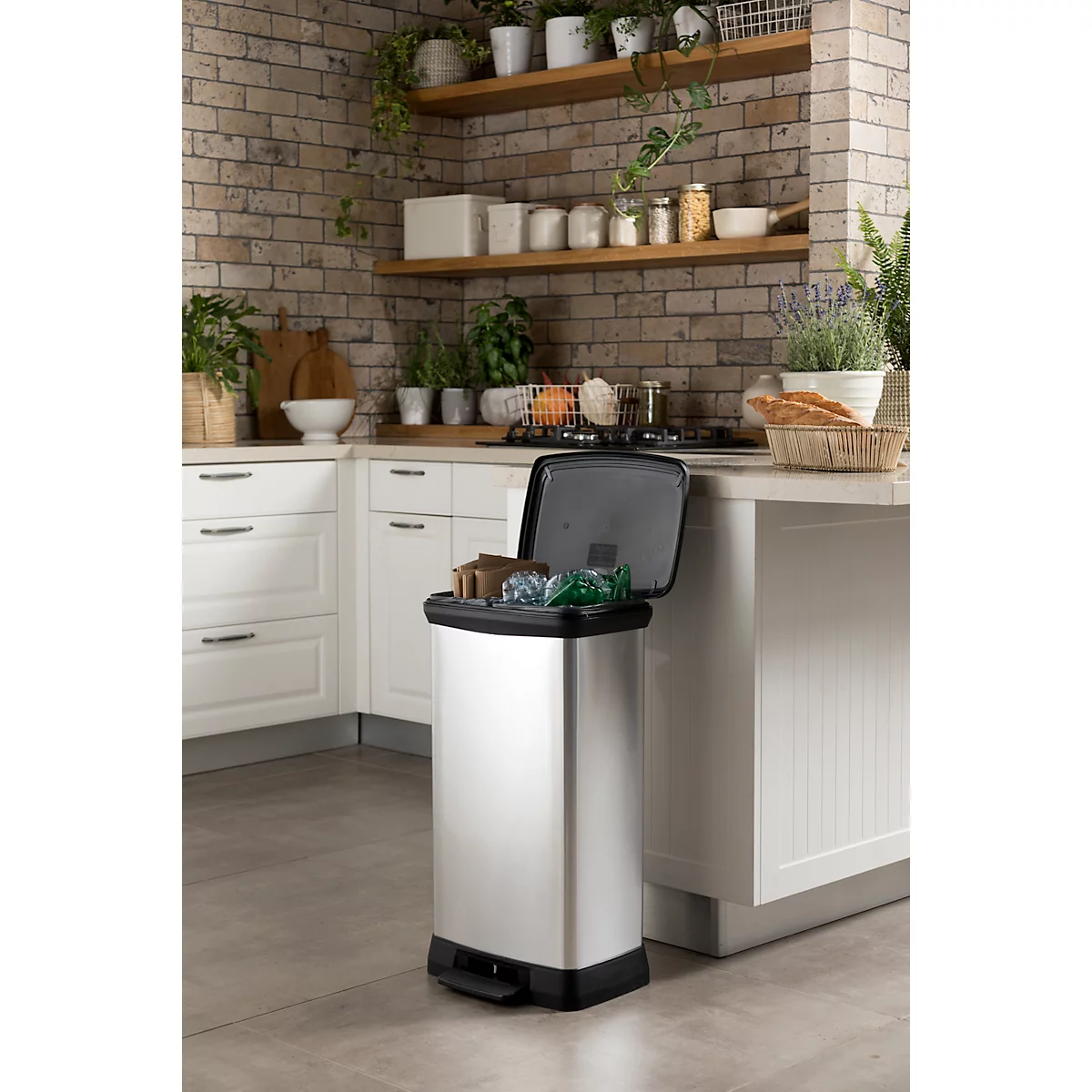 Curver Decobin Duo pedaalemmer, 2 x 23 liter, 70 % gerecycled kunststof, metaallook, B 390 x D 290 x H 720 mm, zilver/zwart
