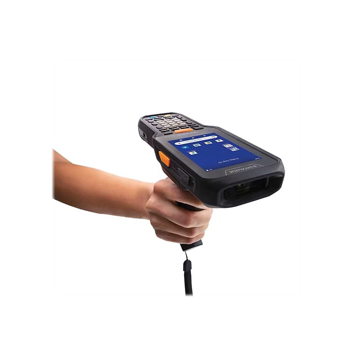 Person hÃ¤lt einen schwarzen Barcode-Scanner, Tastenfeld, Display mit Apps, orangefarbene Akzente.