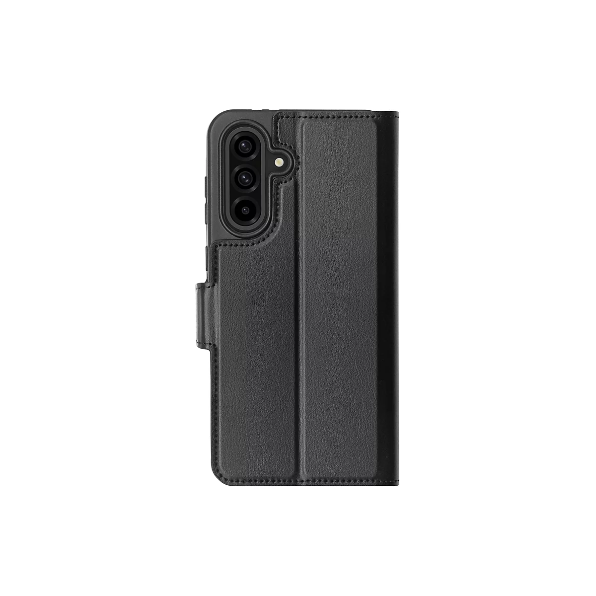Schwarze Handyhülle im Portemonnaie-Stil, die teilweise das Kameramodul freilegt. Sie steht aufrecht vor weißem Hintergrund.