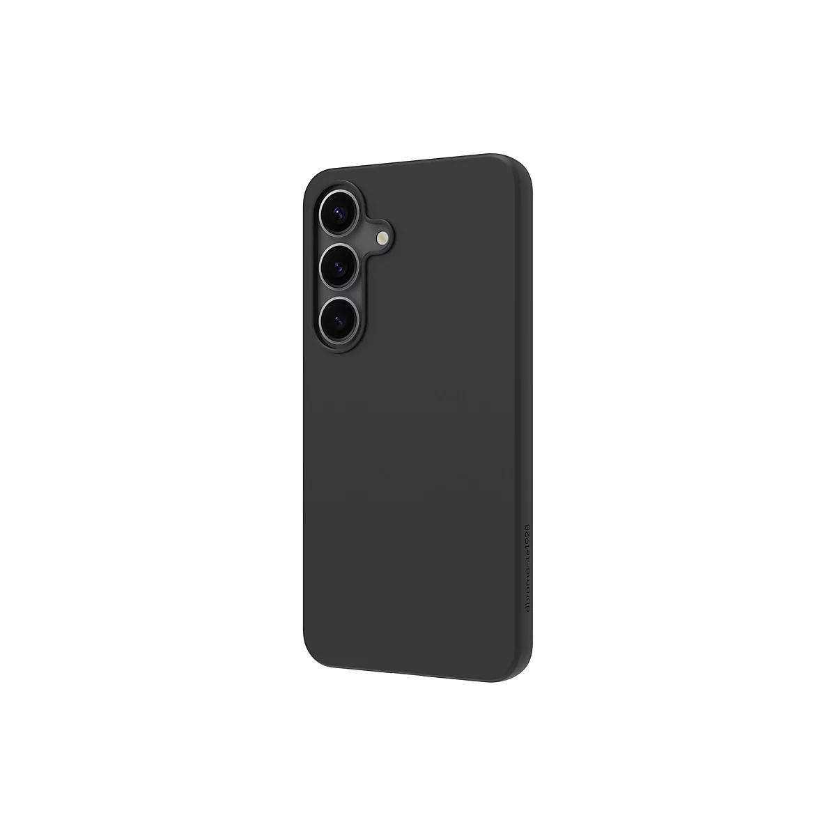 Schwarze Smartphone-Hülle, leicht schräg, Rückseite mit Kamera-Modulen, Markenlogo.
