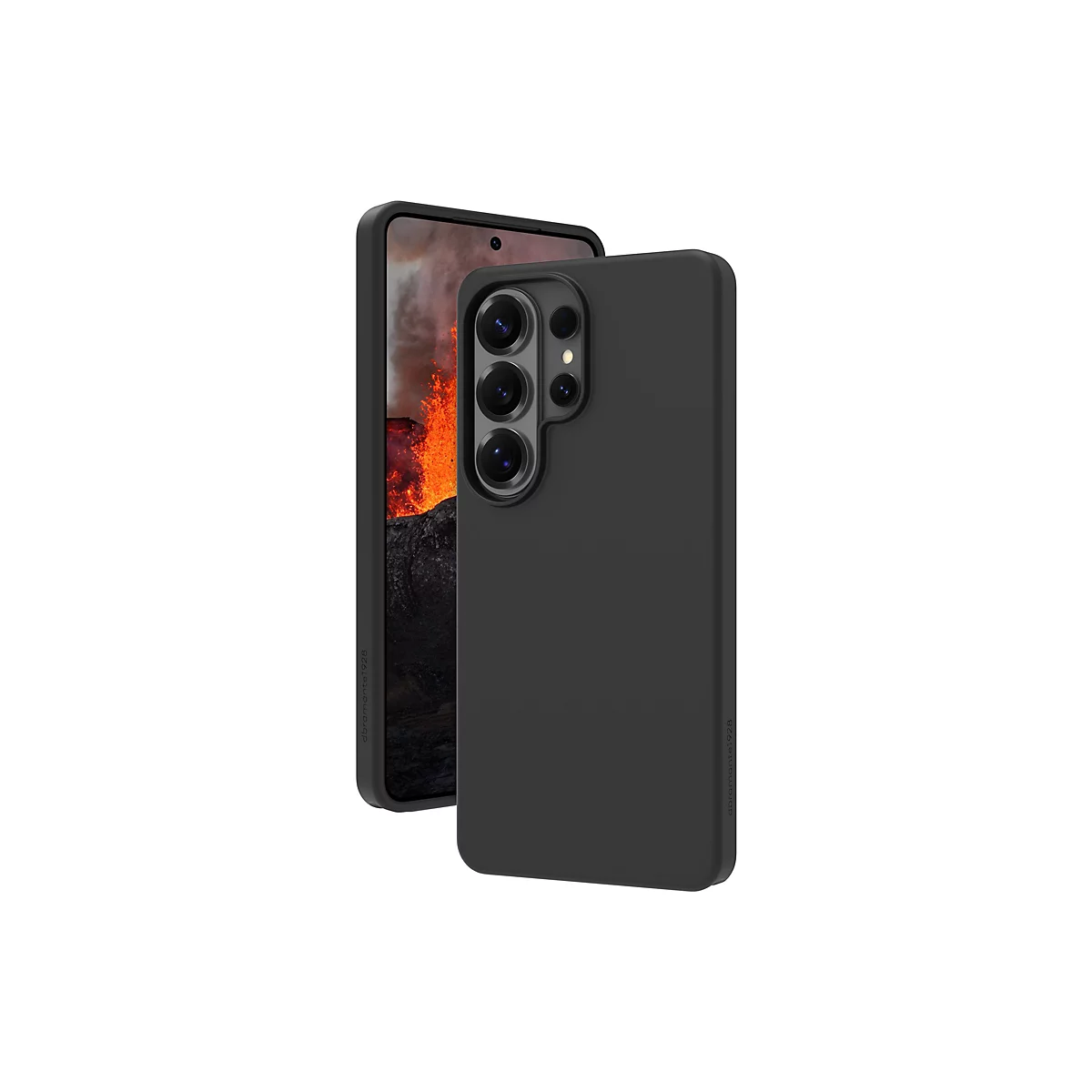 Un smartphone noir avec une coque noire, avec un volcan en arrière-plan. Le téléphone est légèrement incliné.