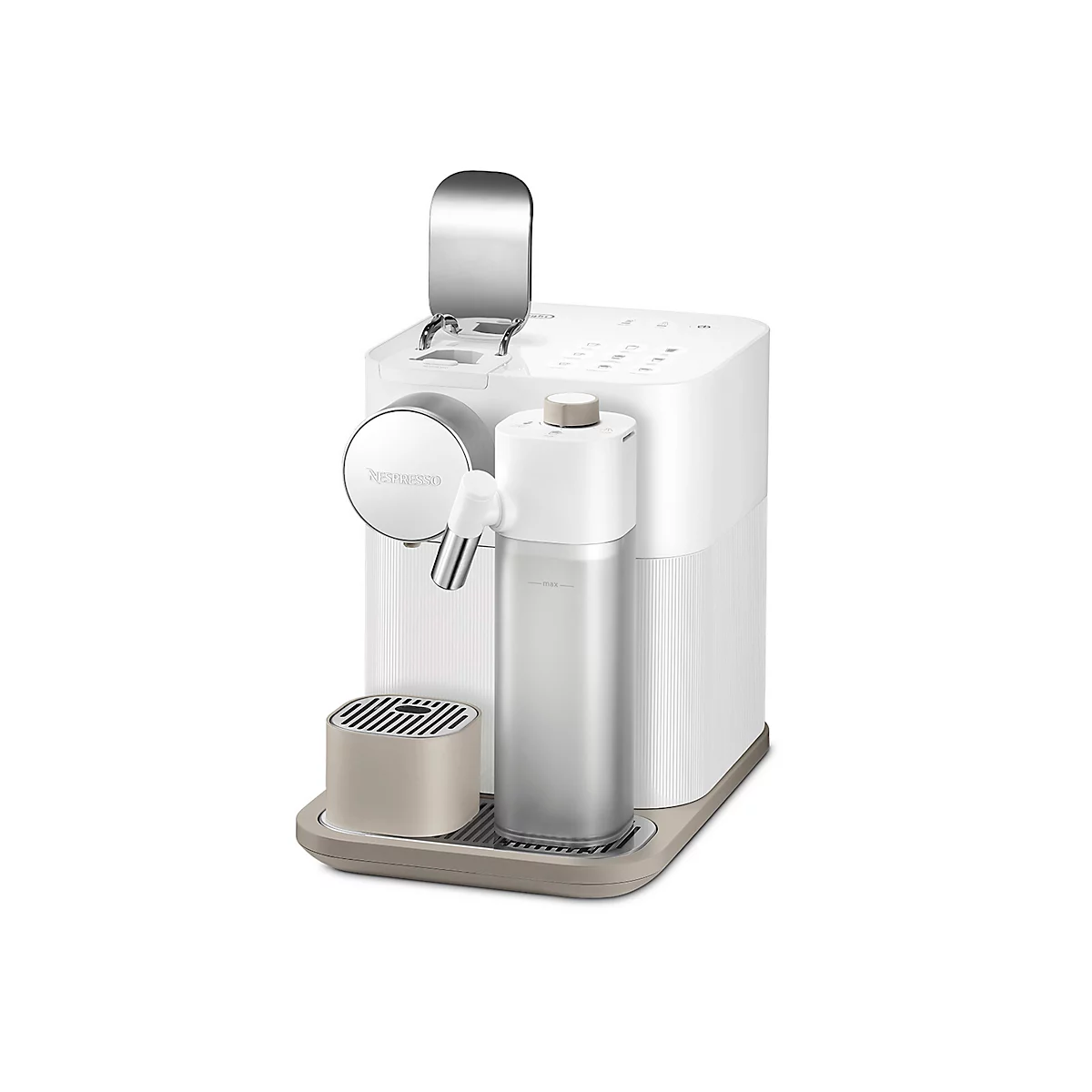 Weiße Kaffeemaschine mit silberfarbenen Details. An der Seite ist ein Wasserkrug. Auf der Unterseite eine Auffangschale in Beige.