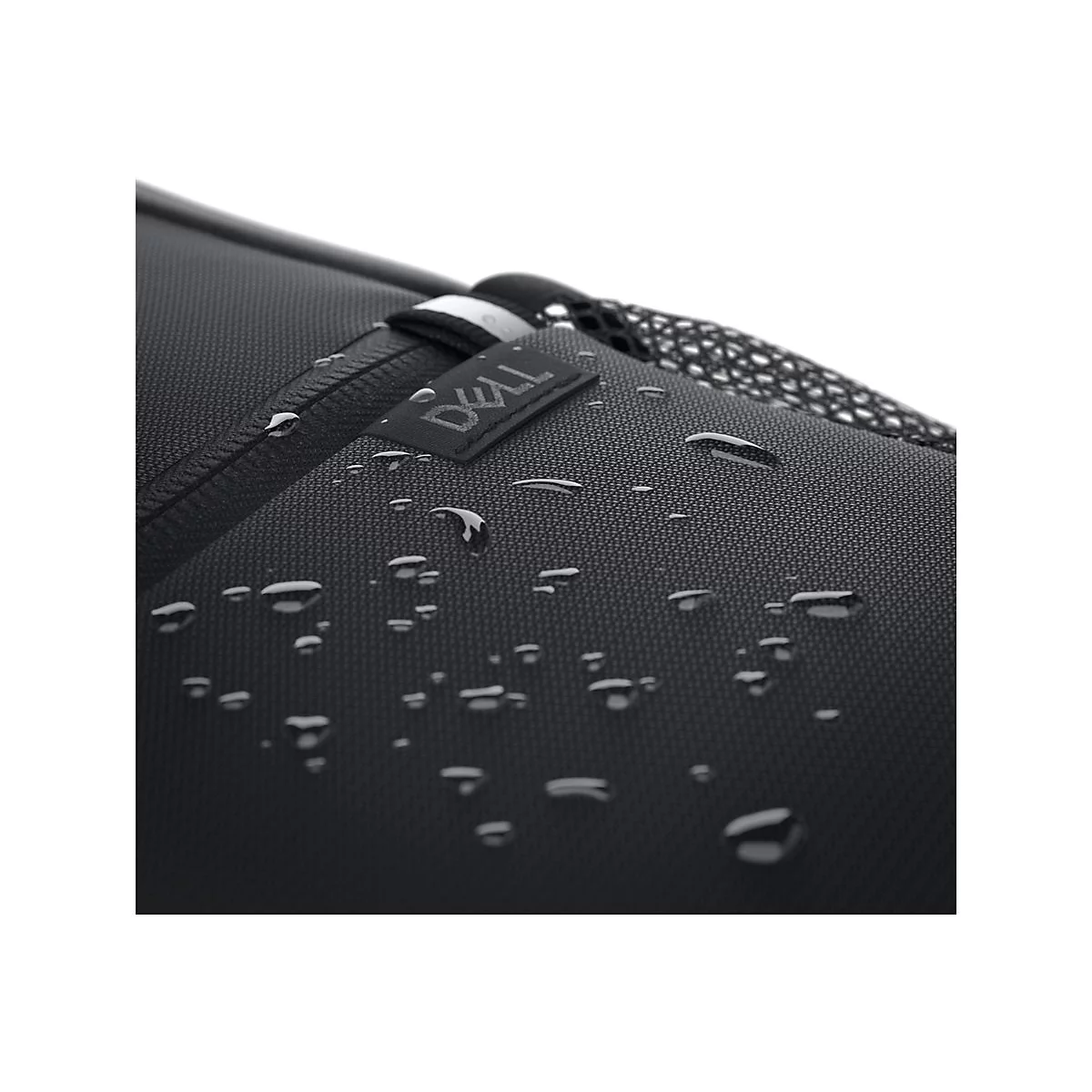 Nahaufnahme eines schwarzen Dell Laptop-Zubehörs mit Wassertropfen. Das Dell Logo ist sichtbar.