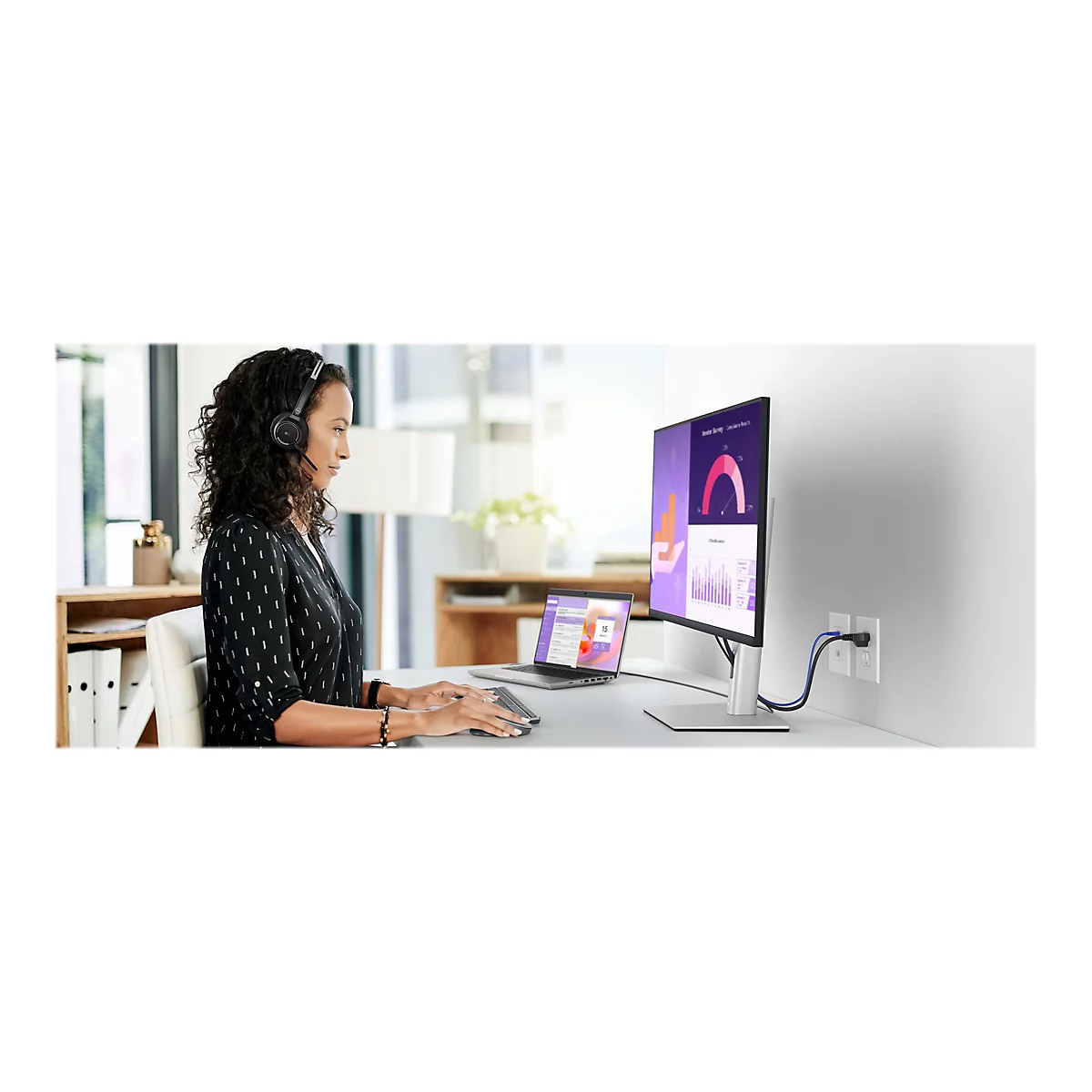 Dell P3223QE - LED-Monitor - 80.001 cm (31.5') - 3840 x 2160 4K @ 60 Hz - IPS - 350 cd/m²
