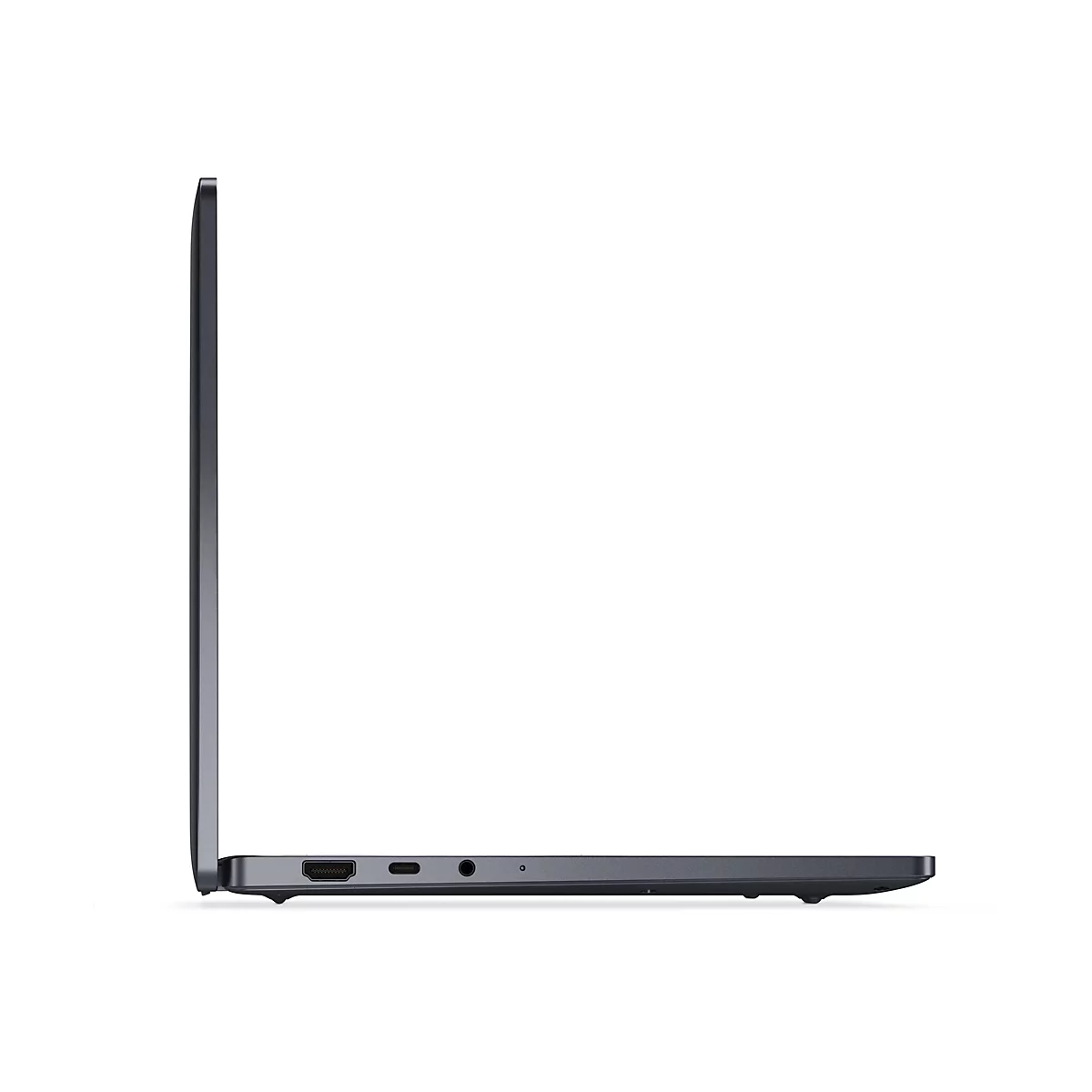 Seitenansicht eines geschlossenen Laptops, der auf einer weißen Oberfläche steht. Auf der linken Seite befindet sich der Bildschirm, der schmal und schwarz ist. Auf der rechten Seite sind mehrere Anschlüsse zu sehen.