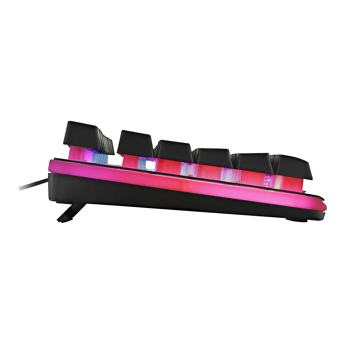 Seitenansicht einer schwarzen Gaming-Tastatur mit leuchtender rosa LED-Beleuchtung auf weißem Hintergrund.