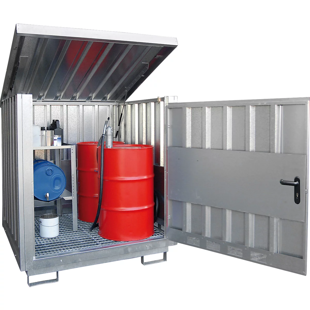 Contenedor metálico con barril rojo y azul, puerta y tapa abiertas.