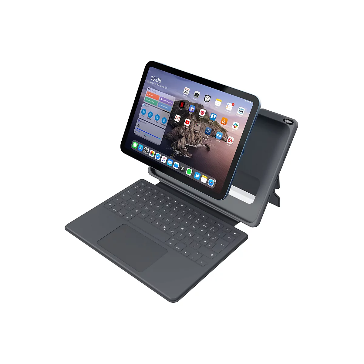 Ein graues Tablet mit Bildschirm, der eine App-Oberfläche zeigt, liegt auf einer ebenfalls grauen Tastatur. Beide sind vor weißem Hintergrund.