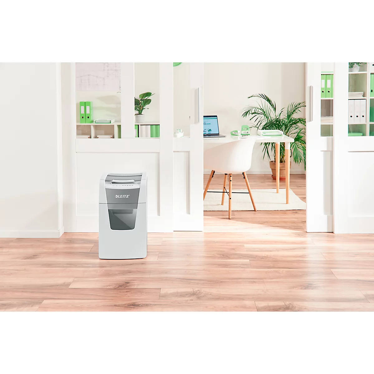 Destructeur de documents Leitz IQ Autofeed Office 150 P5, entièrement automatique, coupe micro 2 x 15 mm, 44 l, capacité de coupe 150 feuilles, blanc