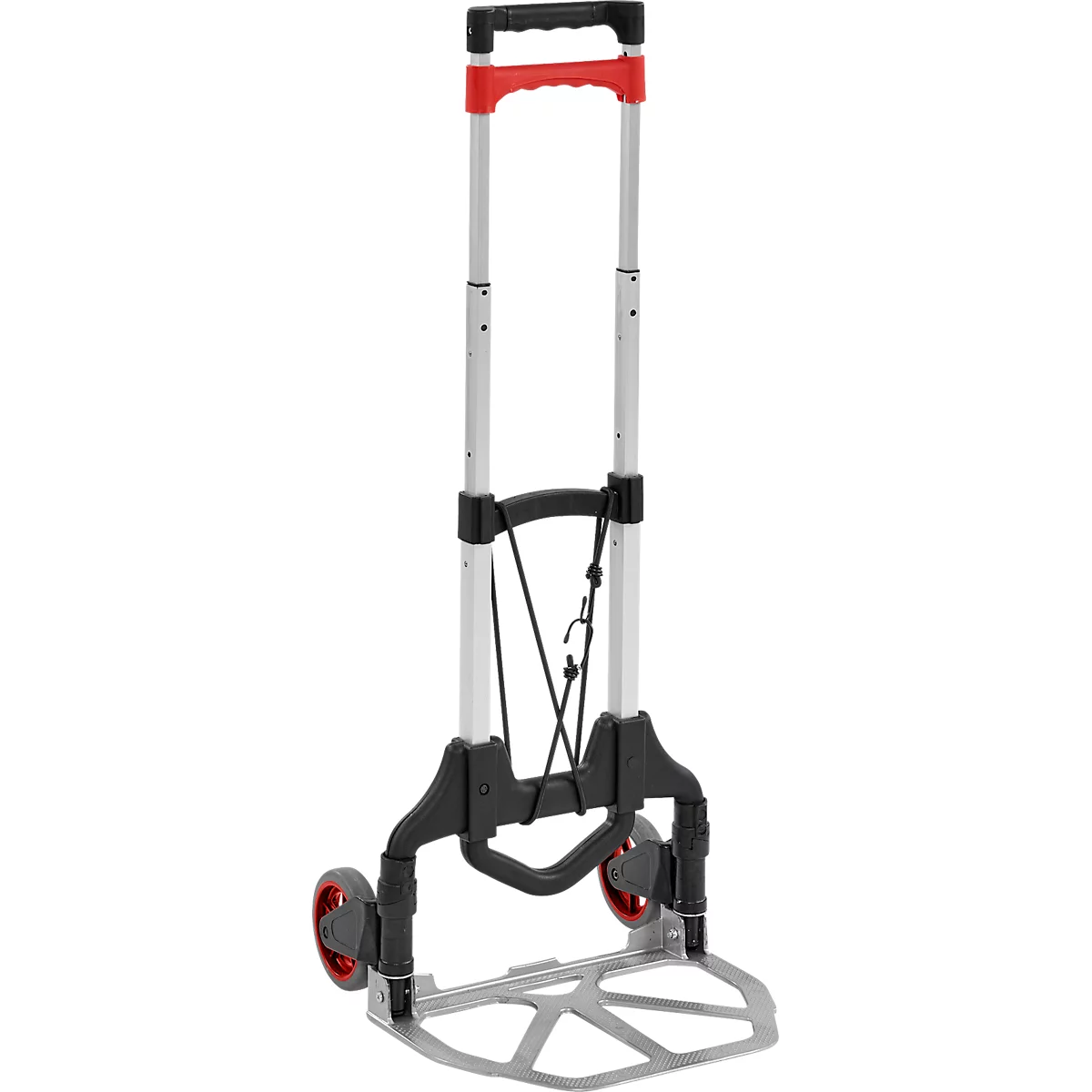 Un chariot pliable argenté avec poignée et roues rouges. Éléments noirs et un support pour bagages.