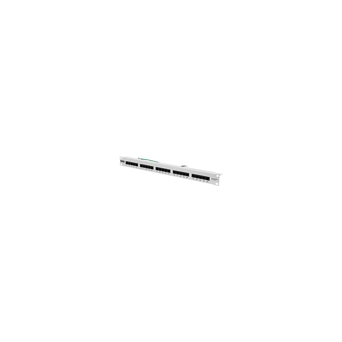 Ein weiÃŸes Patchpanel mit 25 Ports, mit Zahlen markiert. Verschiedene Kabel sind angeschlossen.