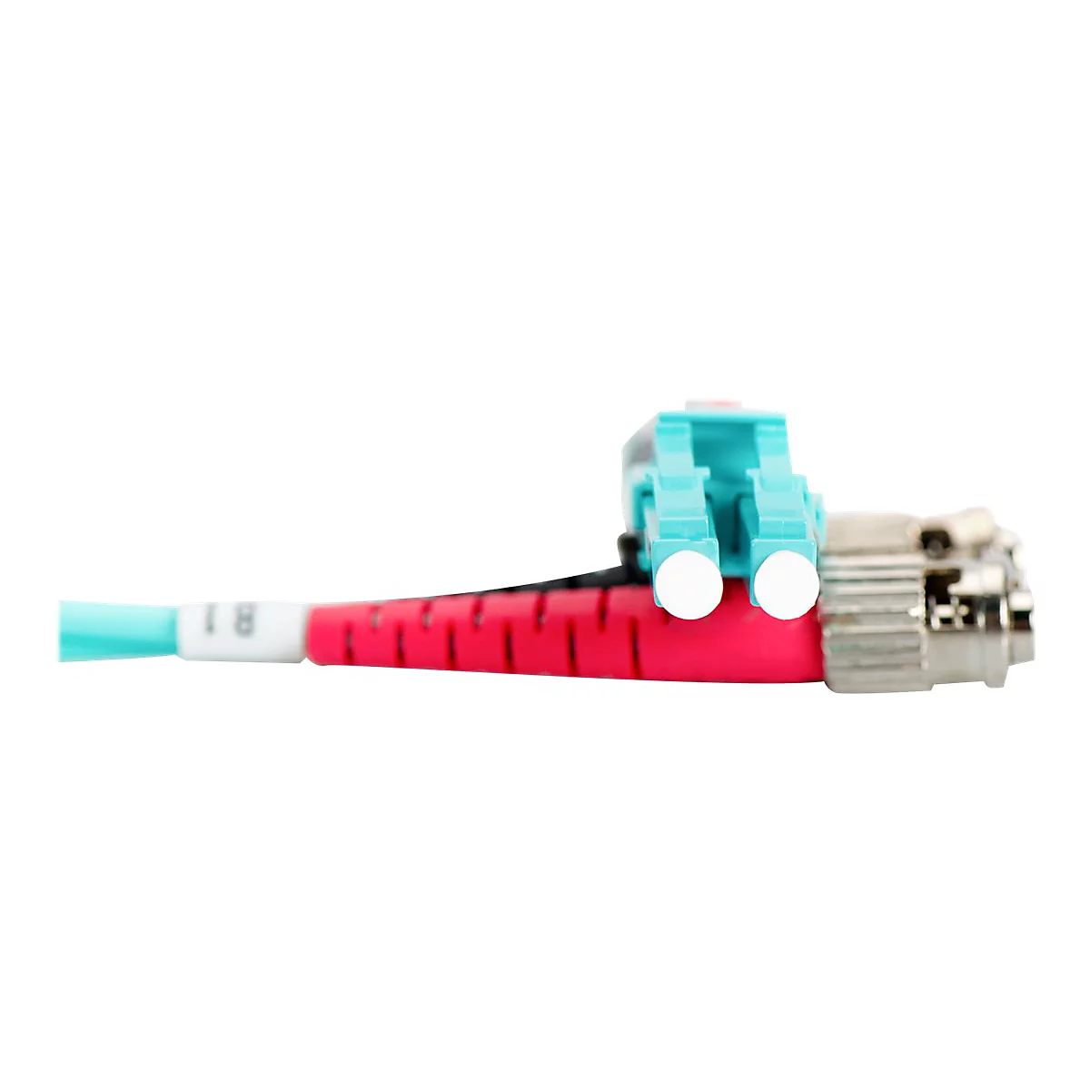 Nahaufnahme eines Glasfaserkabels mit rotem Kabel, blauem Stecker und Metallanschluss. Der Stecker hat zwei weiße Kontaktstellen.