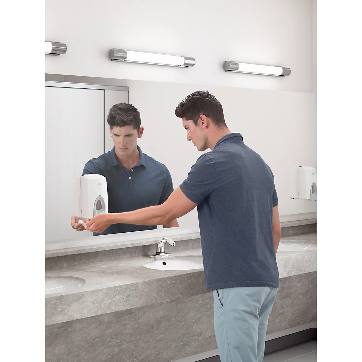 Distributeur de savon mousse Rubbermaid, capacité 800 ml, manuel, bouton-poussoir antimicrobien, fenêtre, garantie à vie, plastique, blanc/gris