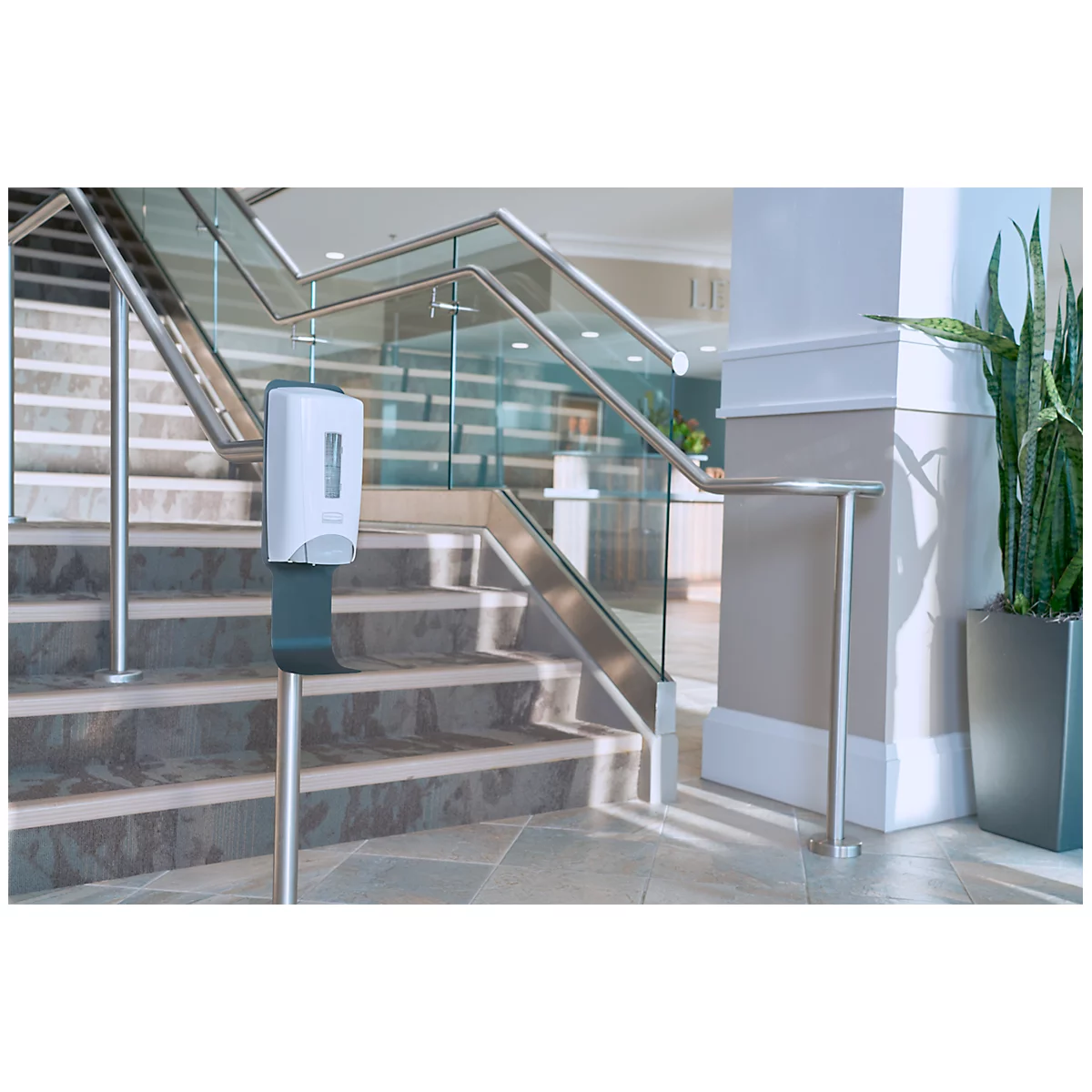 Distributeur de savon mousse Rubbermaid Flex, manuel, 1300 ml, L 99 x l 146 x H 298 mm, plastique, blanc