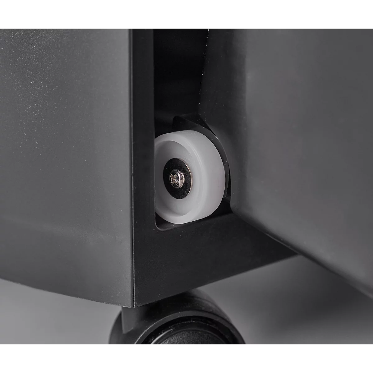 Documentenvernietiger PN 415D, korrelgrootte 4 x 38 mm, P-4, 18 l, 13-15 vellen Snijvermogen
