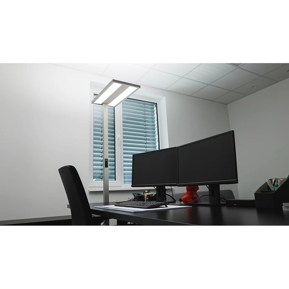 DOTLUX LED vloerlamp MASTERhcl 107W 3000-6000K kleurverandering daglichtafhankelijk dimmen